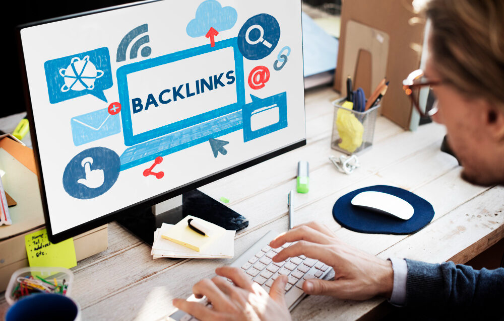 backlink-hyperlink-networking-internet-online-technology-concept
